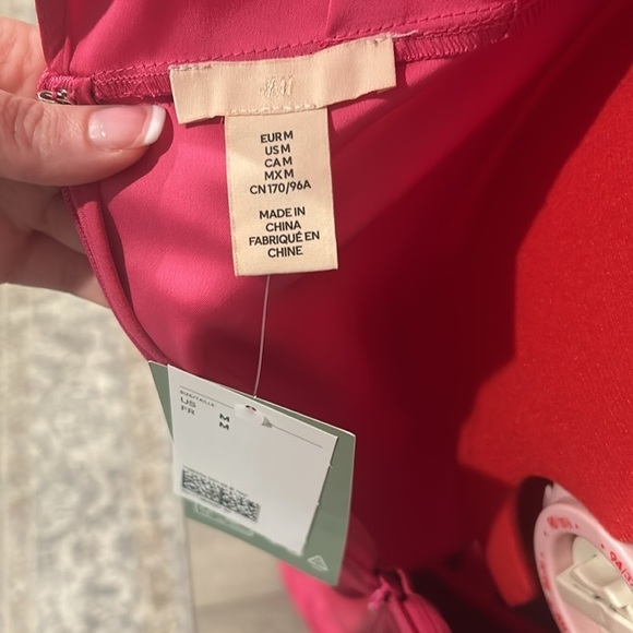 NWT H&M Hot Pink Satin Like Backless Long Sleeve Maxi Party Dress Size Medium - Picture 5 of 7